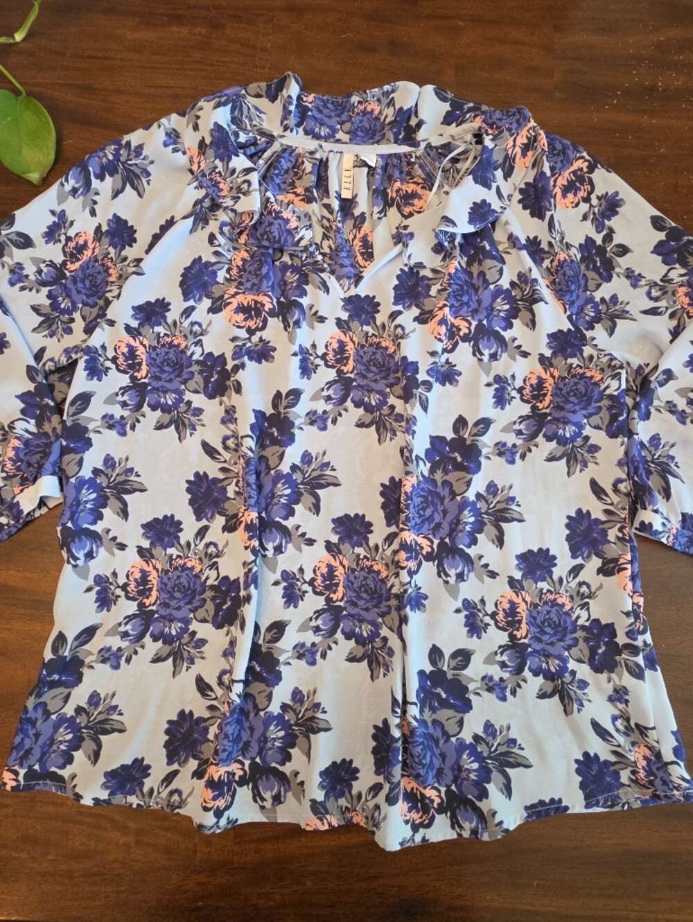 ELLE Floral Blouse Short Sleeve Ruffle Neck Top Blue Purple Size Large